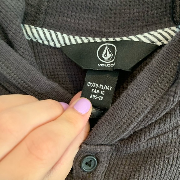 volcom hooded long sleeve - Picture 4 of 5